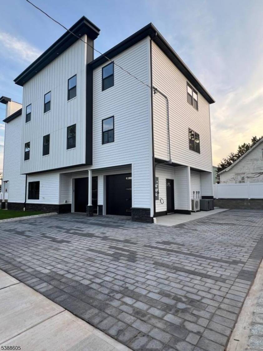 Elizabeth City, NJ 07202,747 Rahway Ave