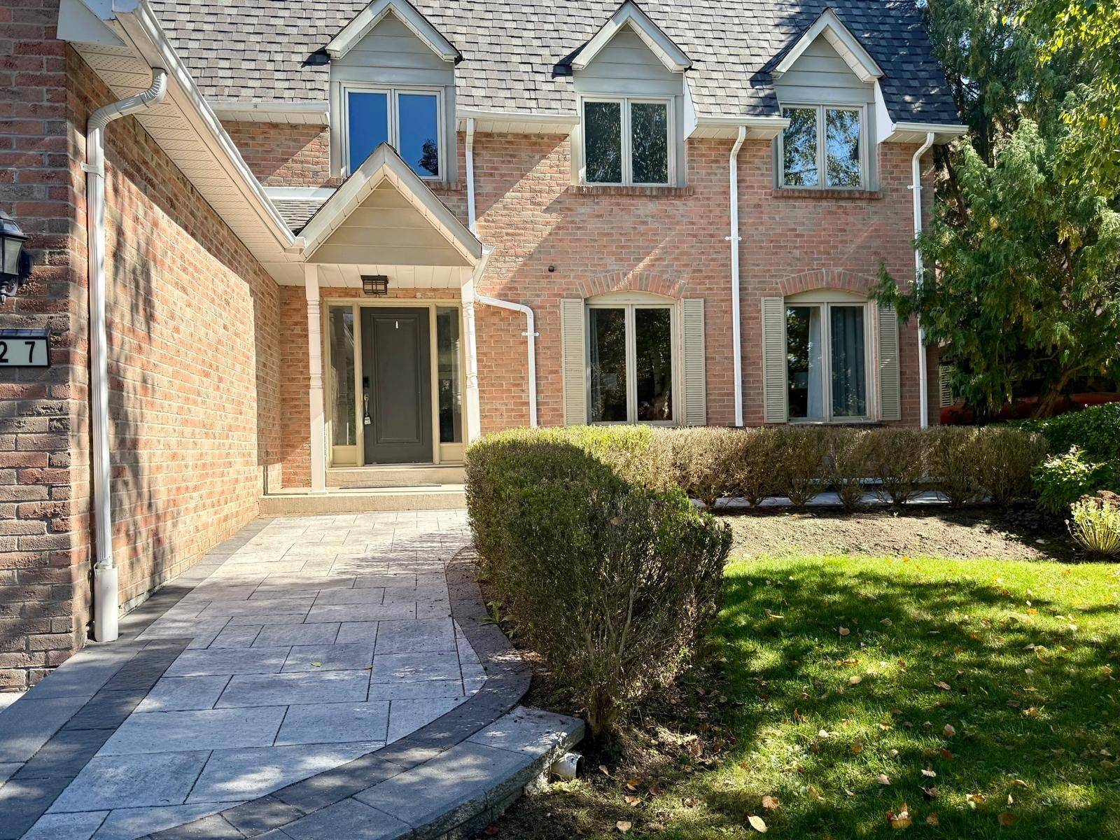 Markham, ON L3R 7K9,27 Aitken CIR