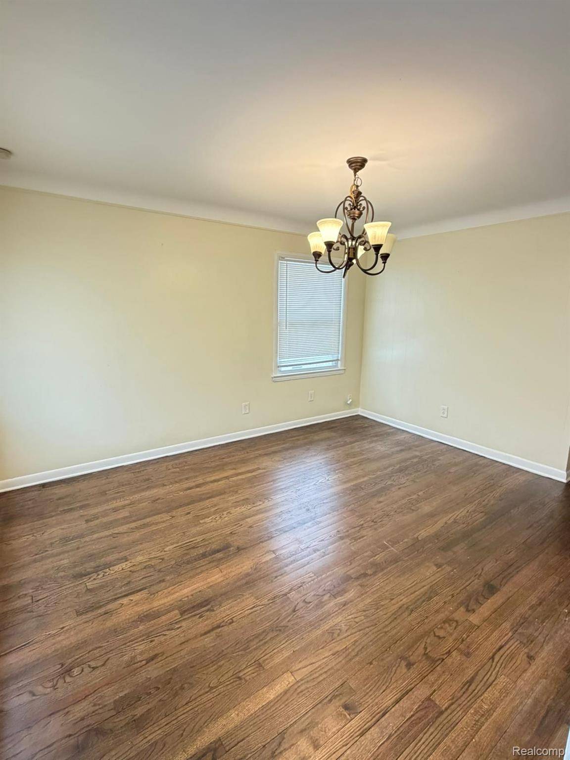 Dearborn Heights, MI 48127,6868 Norborne AVE