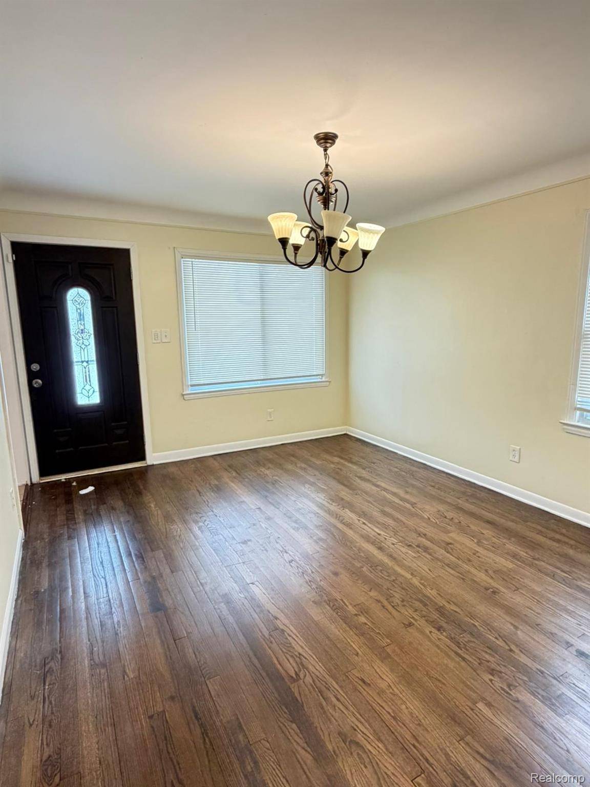 Dearborn Heights, MI 48127,6868 Norborne AVE