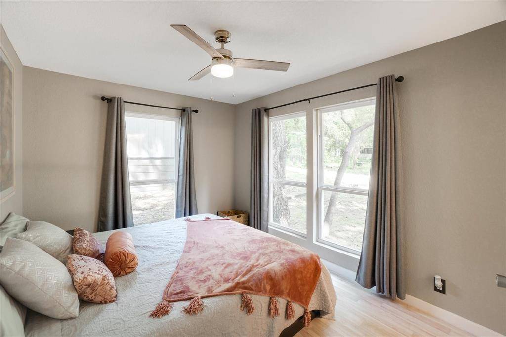 Tool, TX 75143,624 Apache Trail