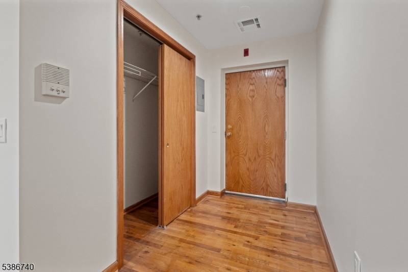 Bloomfield Twp., NJ 07003,73 Essex Ave