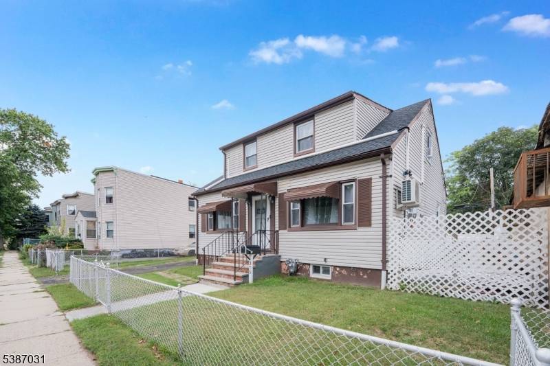 East Orange City, NJ 07018,375 Amherst St