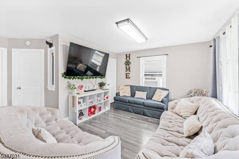 East Orange City, NJ 07018,375 Amherst St