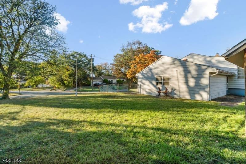 Little Falls Twp., NJ 07424,2 Overlook Ave