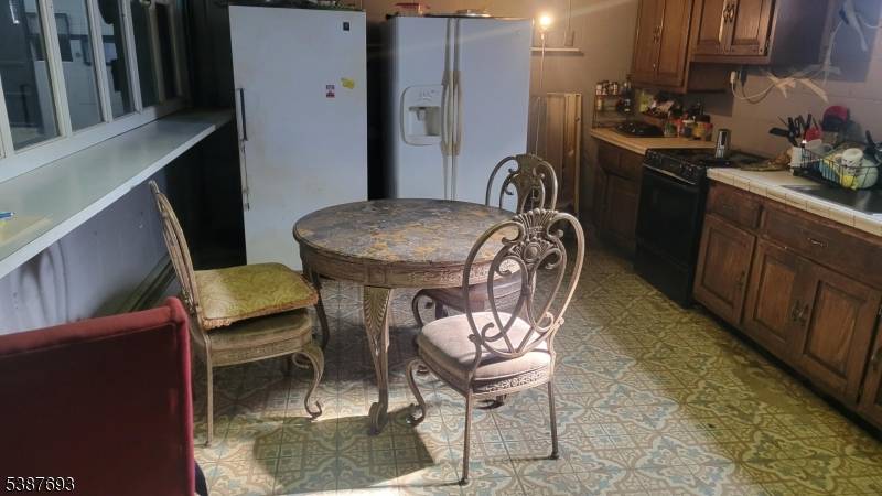 Washington Twp., NJ 07853,284 W Mill Rd