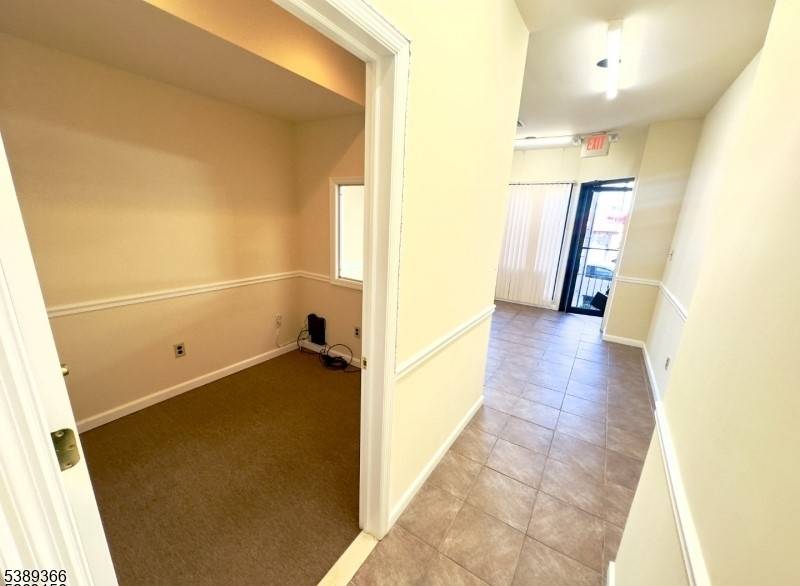 Elizabeth City, NJ 07206,546 Elizabeth Ave