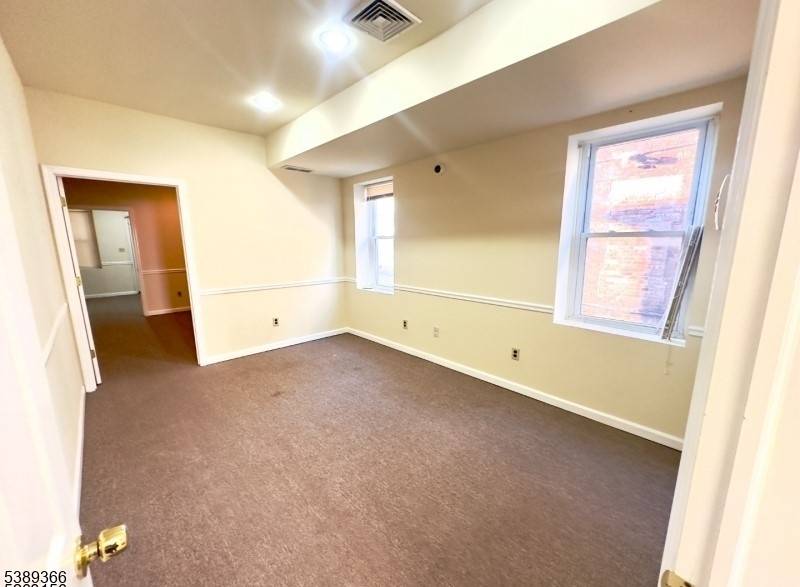 Elizabeth City, NJ 07206,546 Elizabeth Ave