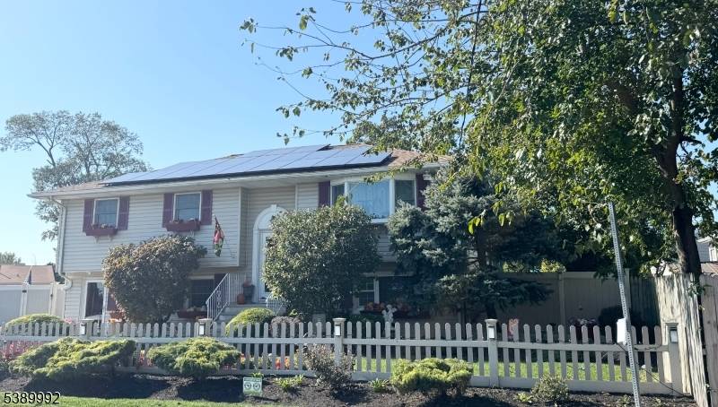 Union Beach Boro, NJ 07735,902 10Th St