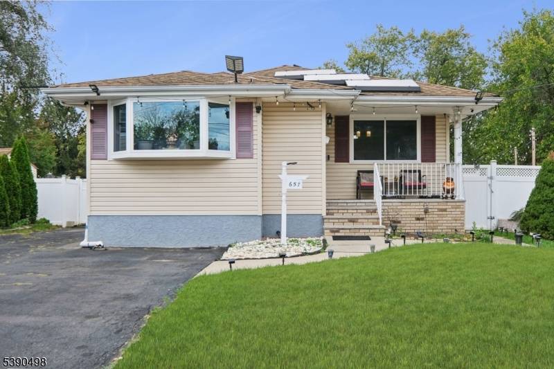 Woodbridge Twp., NJ 07095,657 Barron Ave