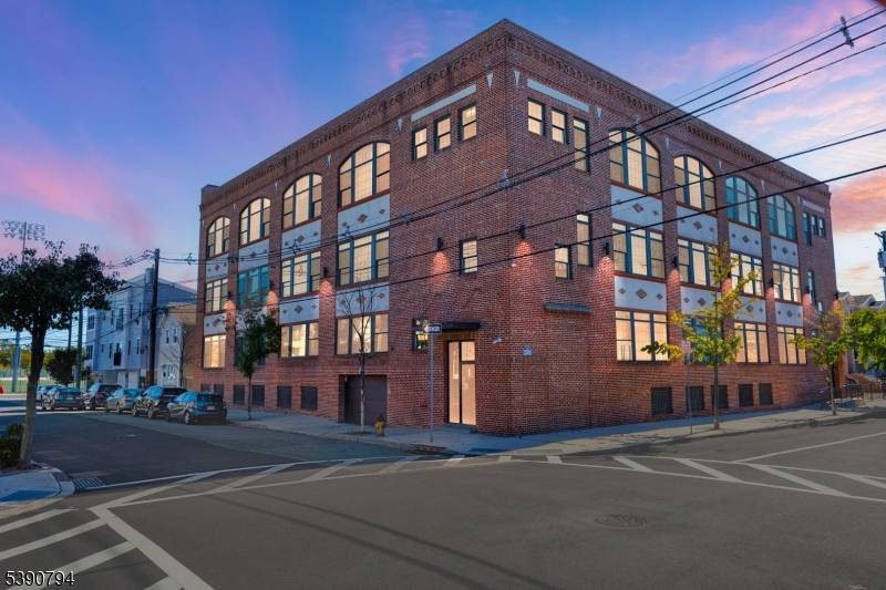 Newark City, NJ 07105,88 Saint Francis St #1A