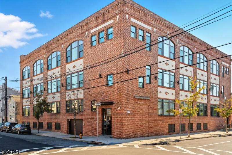 Newark City, NJ 07105,88 Saint Francis St #1A