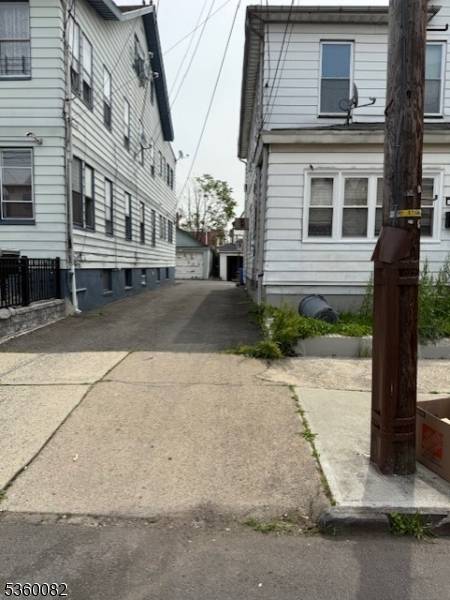 Newark City, NJ 07107,457 N 7th St