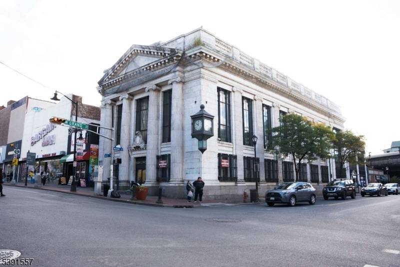 Elizabeth City, NJ 07201,138 140broad St