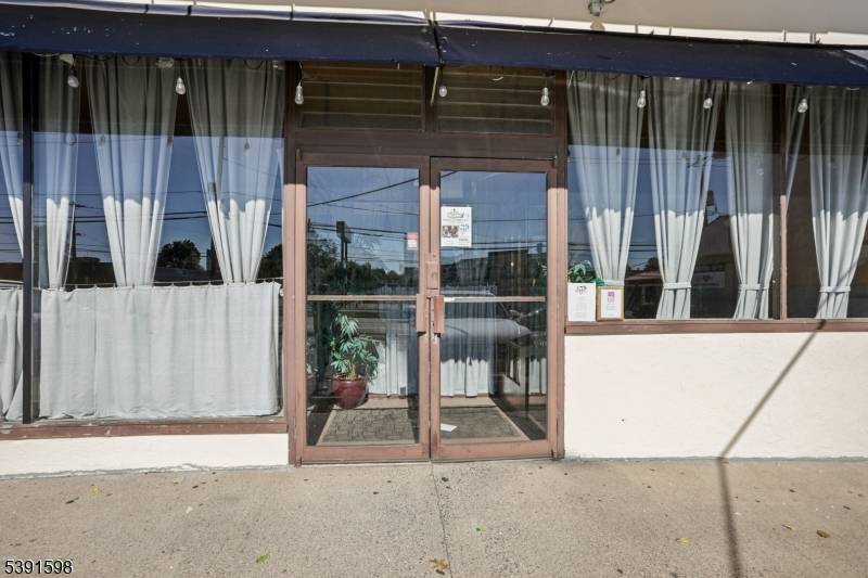 Fair Lawn Boro, NJ 07410,17-15 Broadway