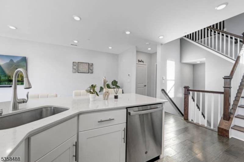 Morris Plains Boro, NJ 07950,17 Veterans Way