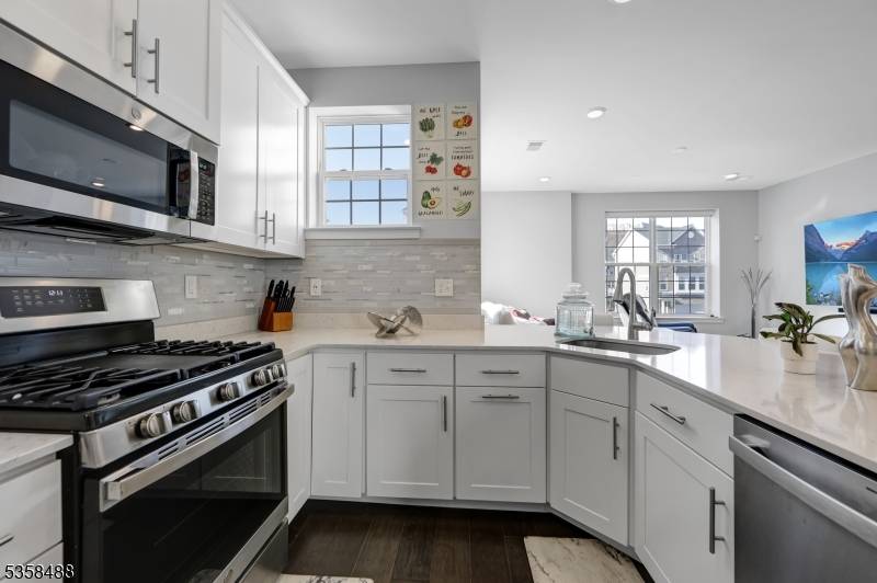 Morris Plains Boro, NJ 07950,17 Veterans Way