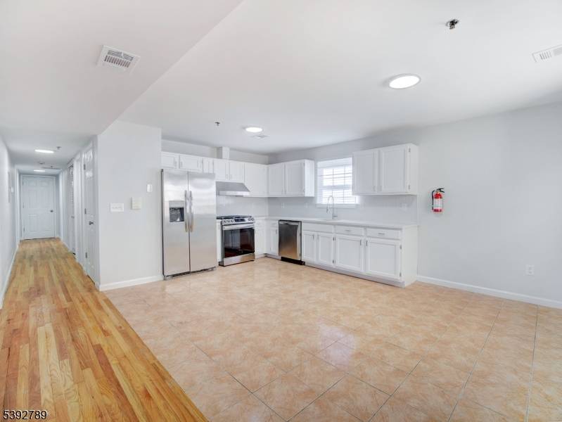 Newark City, NJ 07108,22-24 Avon Ave