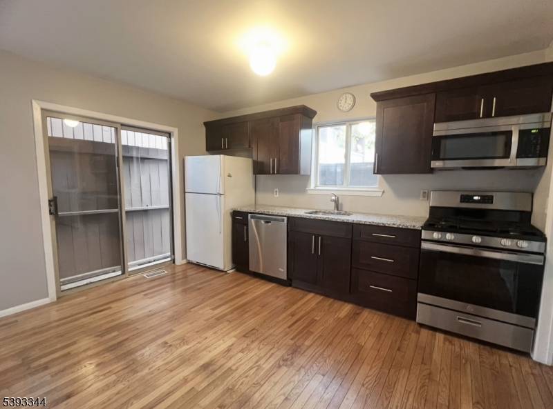 Hillsborough Twp., NJ 08844,4621 Bloomingdale Dr #21