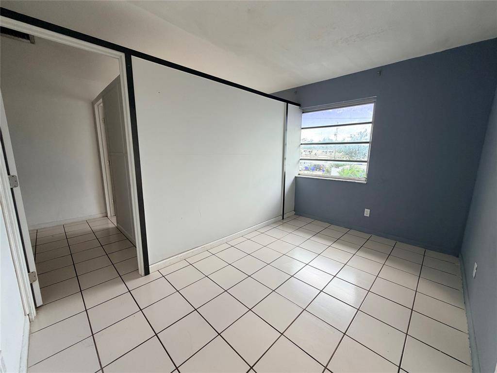 Hollywood, FL 33020,1812 Madison St