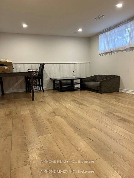 Richmond Hill, ON L4C 4C4,382 Sugar Maple LN #Basement