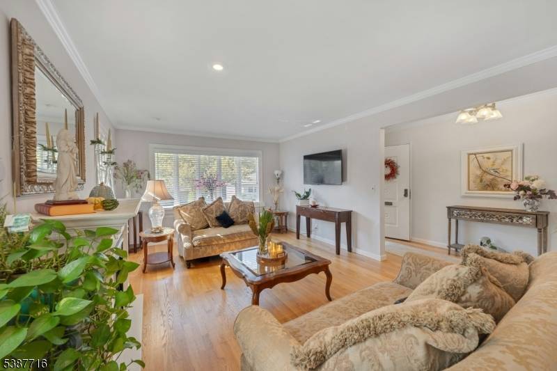 Fanwood Boro, NJ 07023,5 Robin Rd