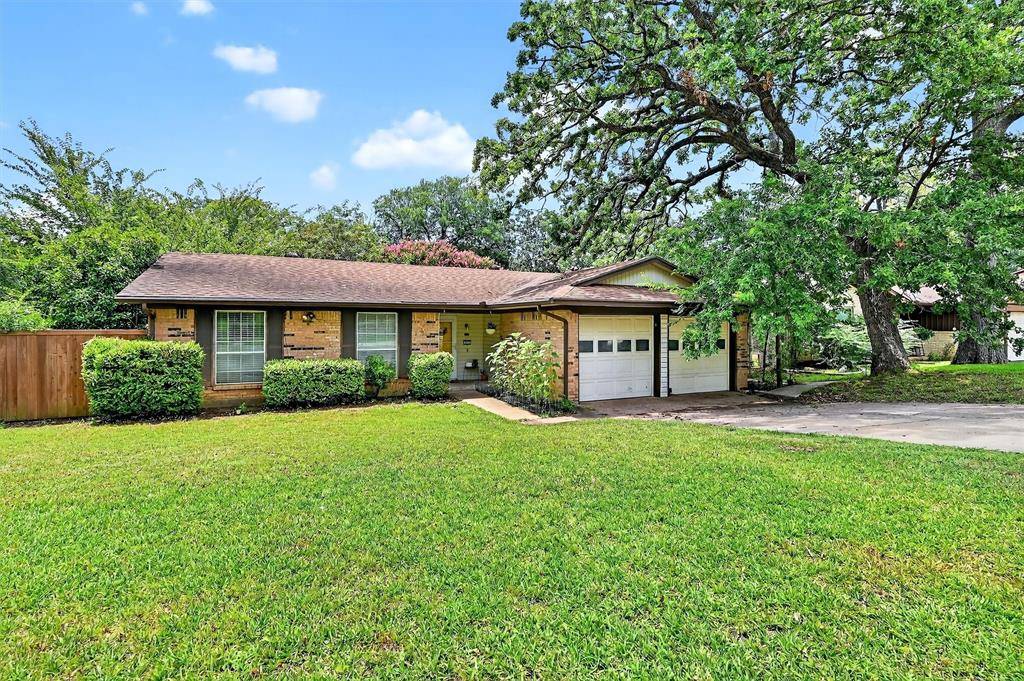 Denison, TX 75020,813 Glen Key Street