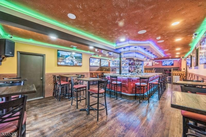 Paterson City, NJ 07522,541 Union Ave