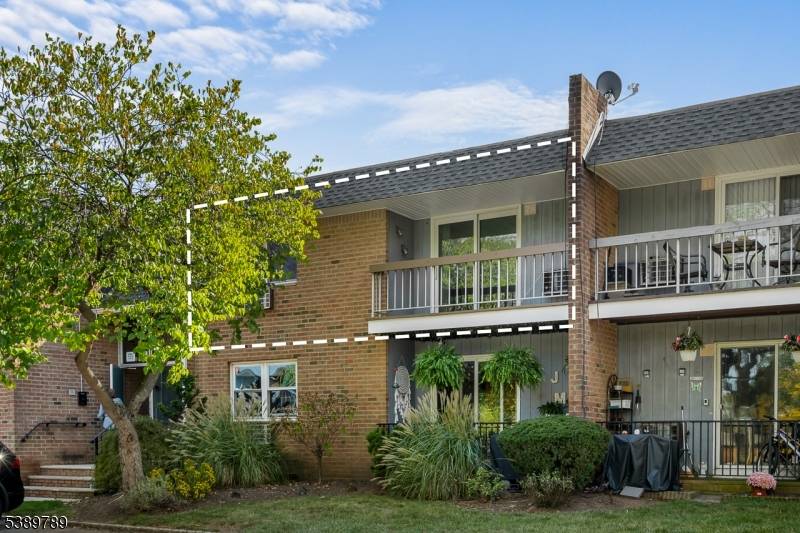 Hillsborough Twp., NJ 08844,806 Eves Dr #2M