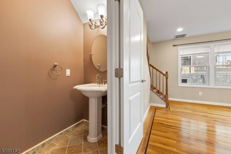 Bloomfield Twp., NJ 07003,102 Montgomery St 15 #15