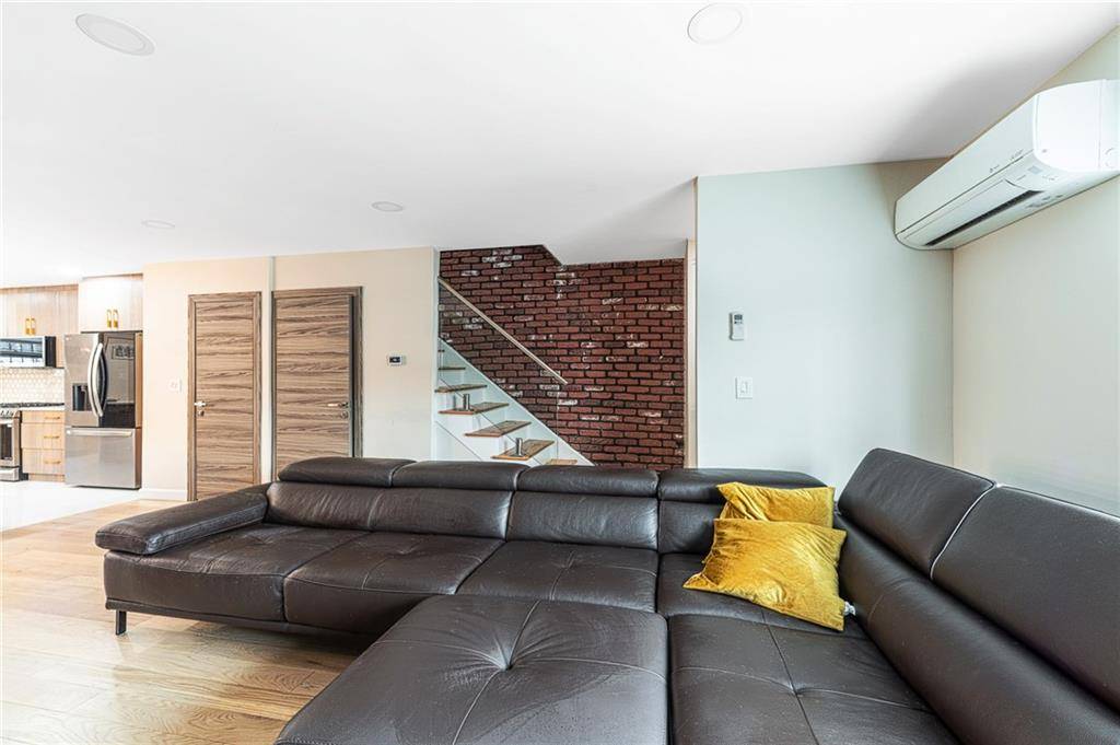 Brooklyn, NY 11235,2721 Batchelder ST