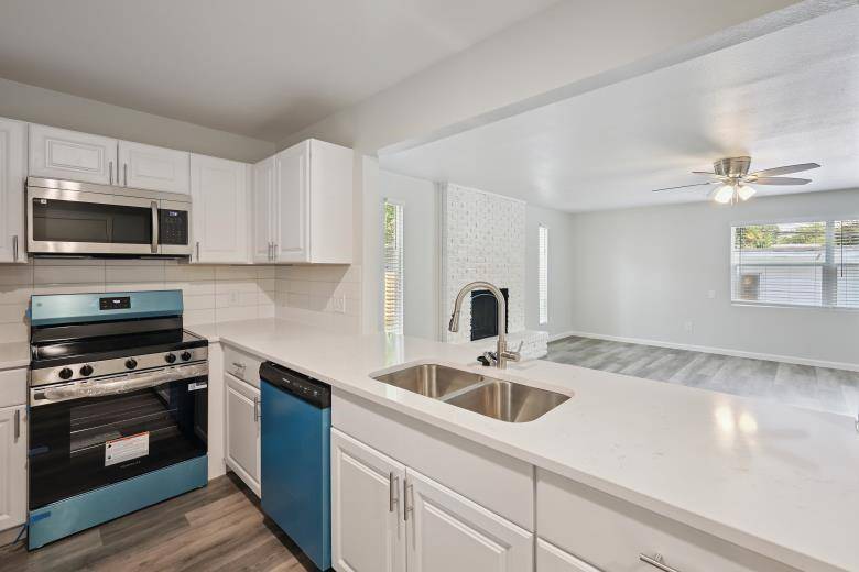 Dallas, TX 75241,6342 Silvery moon Drive