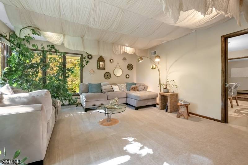 Kinnelon Boro, NJ 07405,67 Fox Ledge Rd