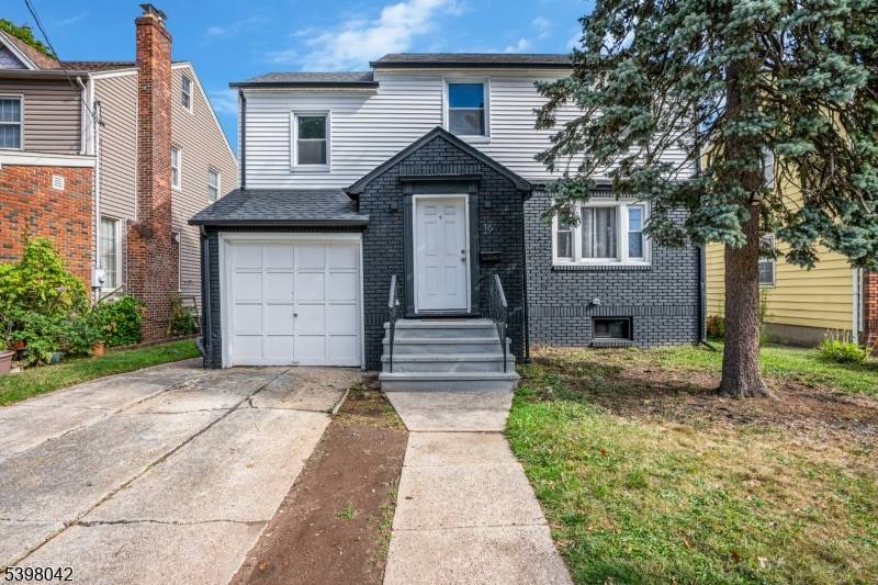 Belleville Twp., NJ 07109,16 Pleasant Ave