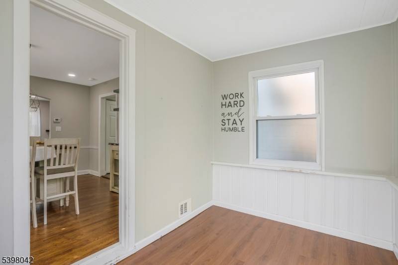 Belleville Twp., NJ 07109,16 Pleasant Ave