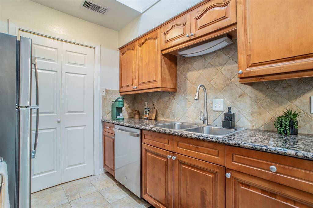 Benbrook, TX 76109,5676 Cedar Creek Drive