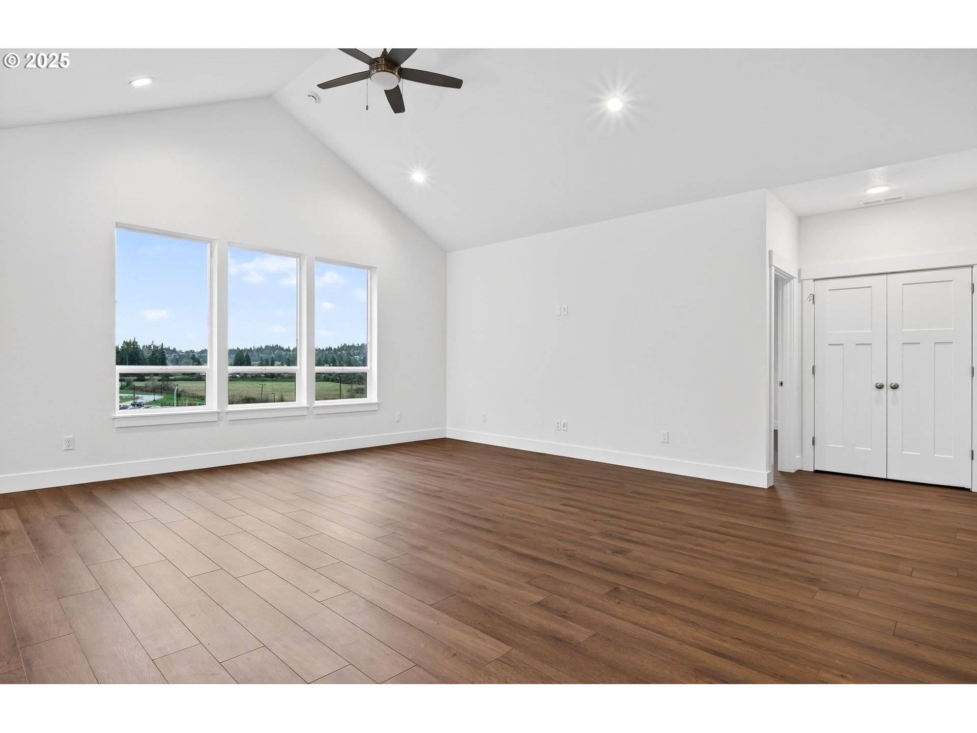 La Center, WA 98629,2012 E BADGER WAY #4