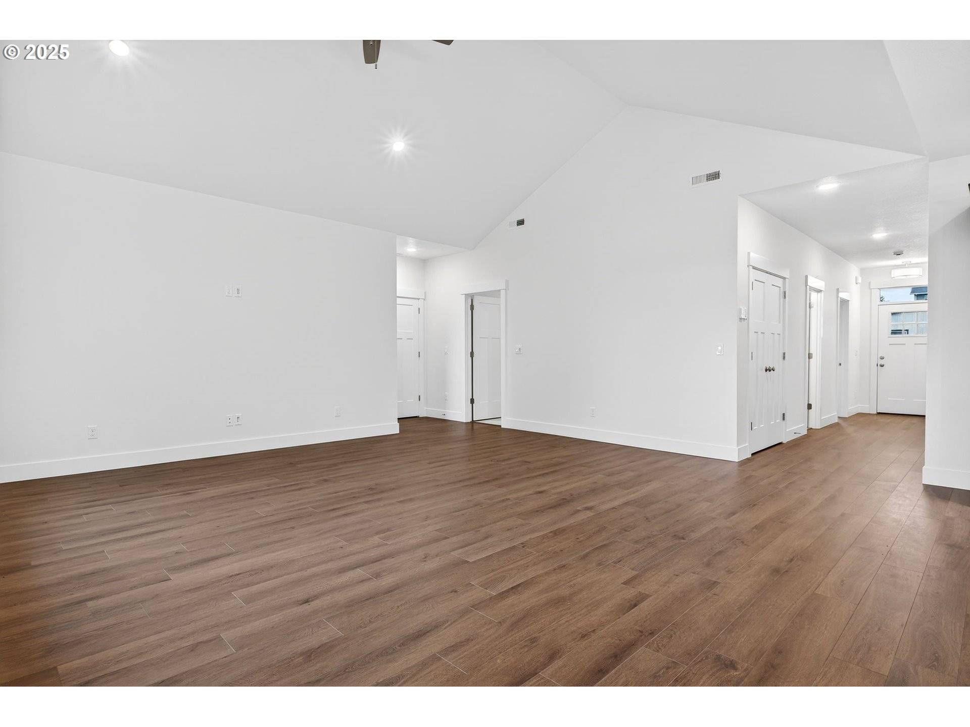 La Center, WA 98629,2012 E BADGER WAY #4