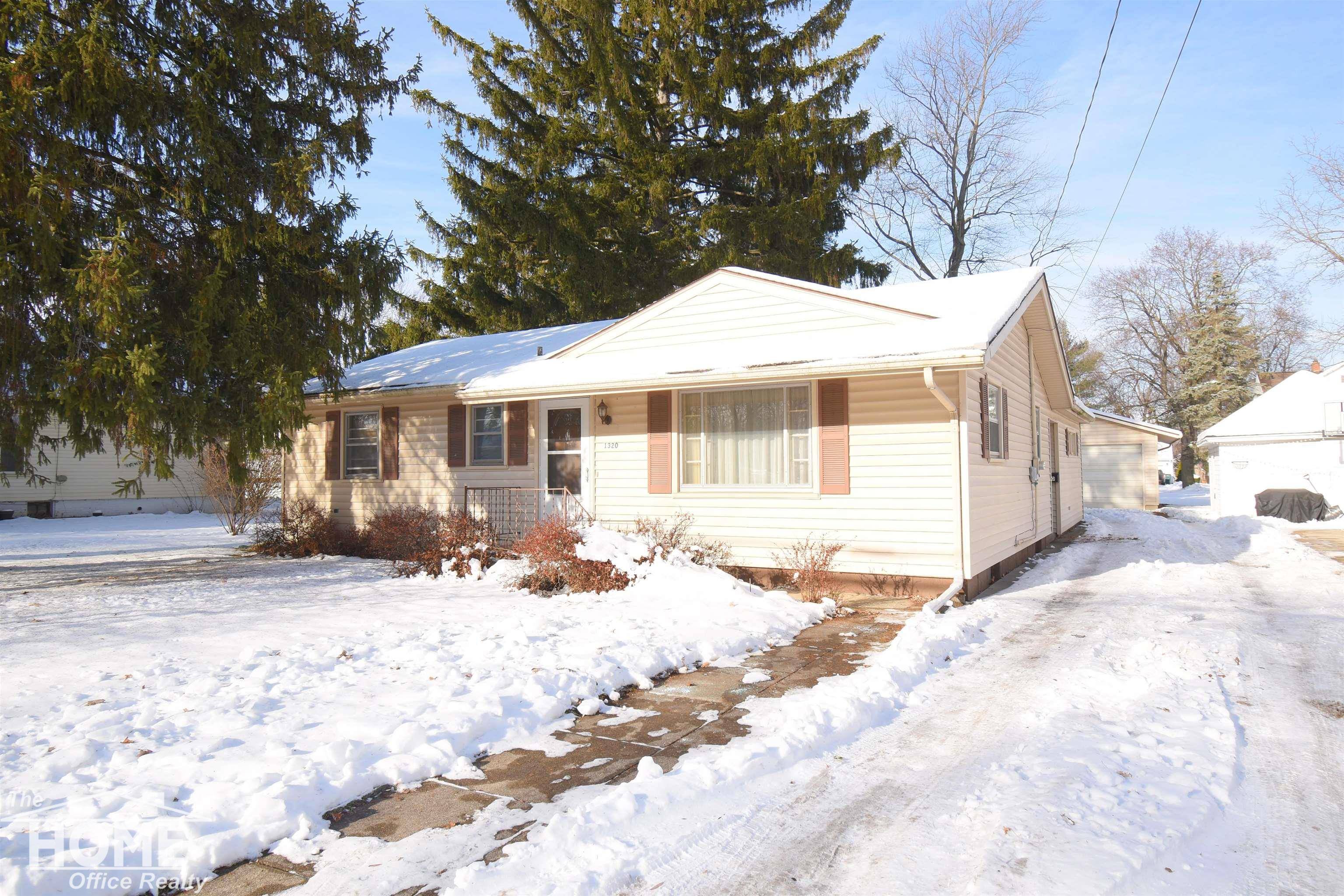 Owosso, MI 48867,1320 W King ST