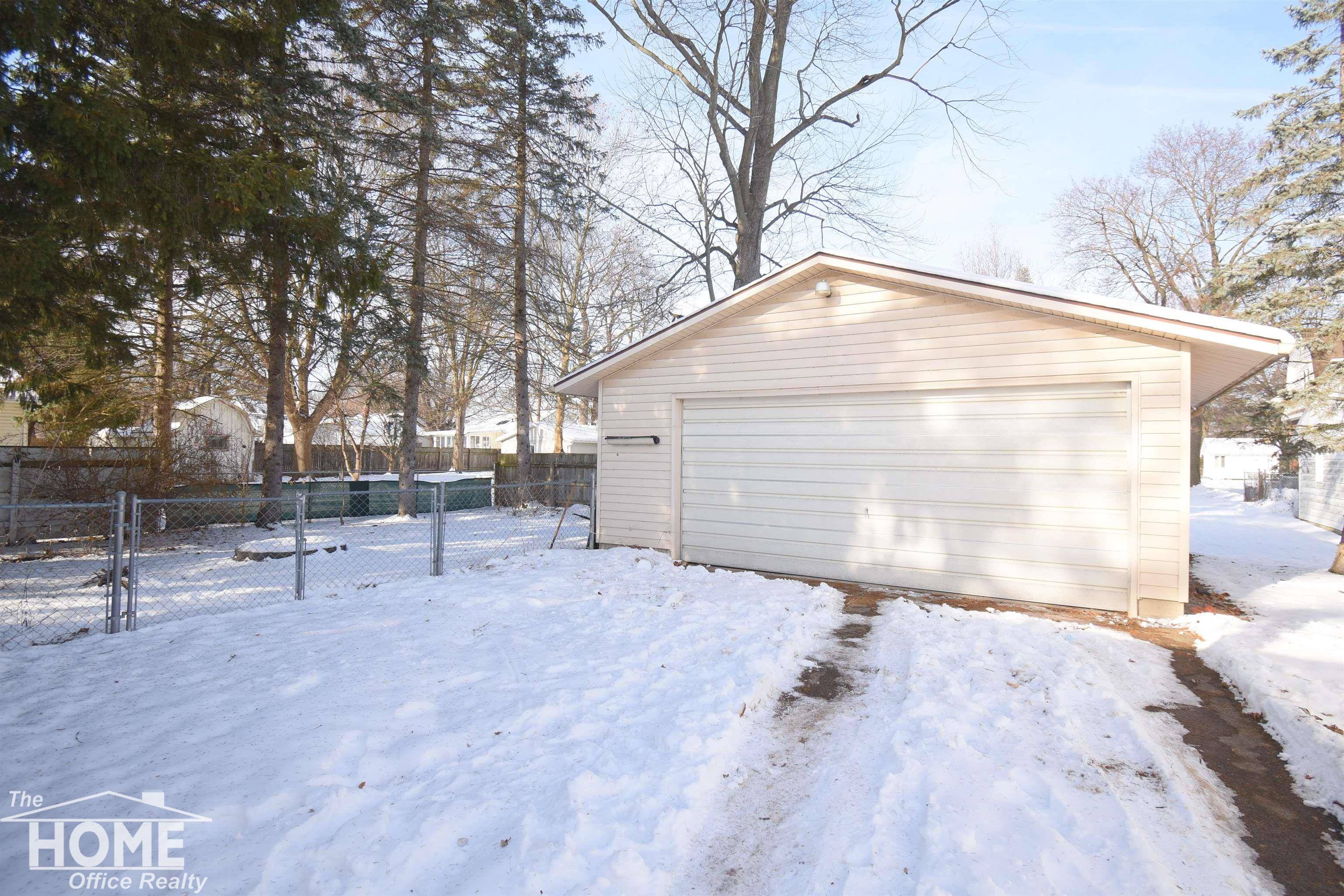 Owosso, MI 48867,1320 W King ST