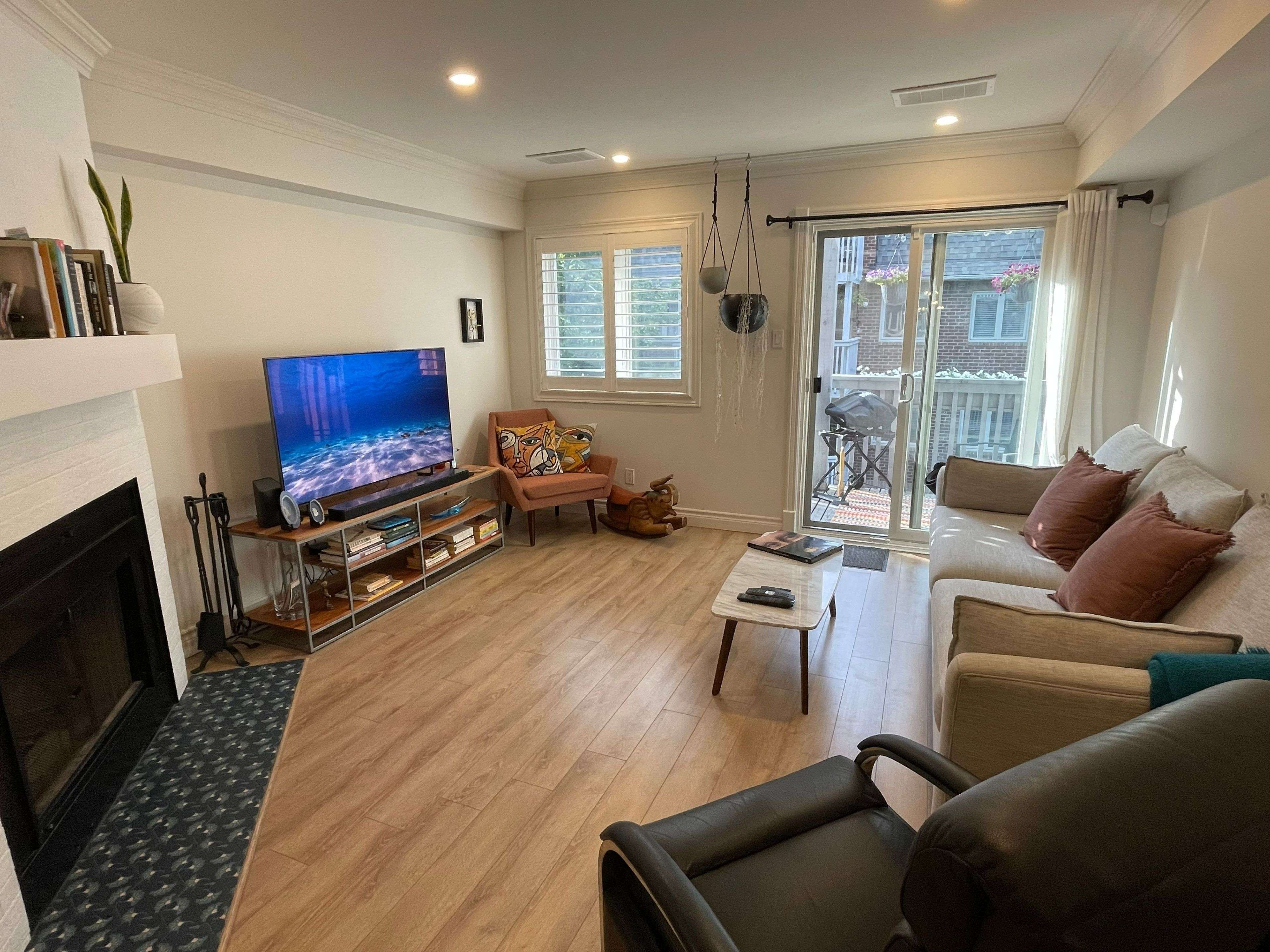 Toronto C01, ON M6J 3T9,38C Shank ST