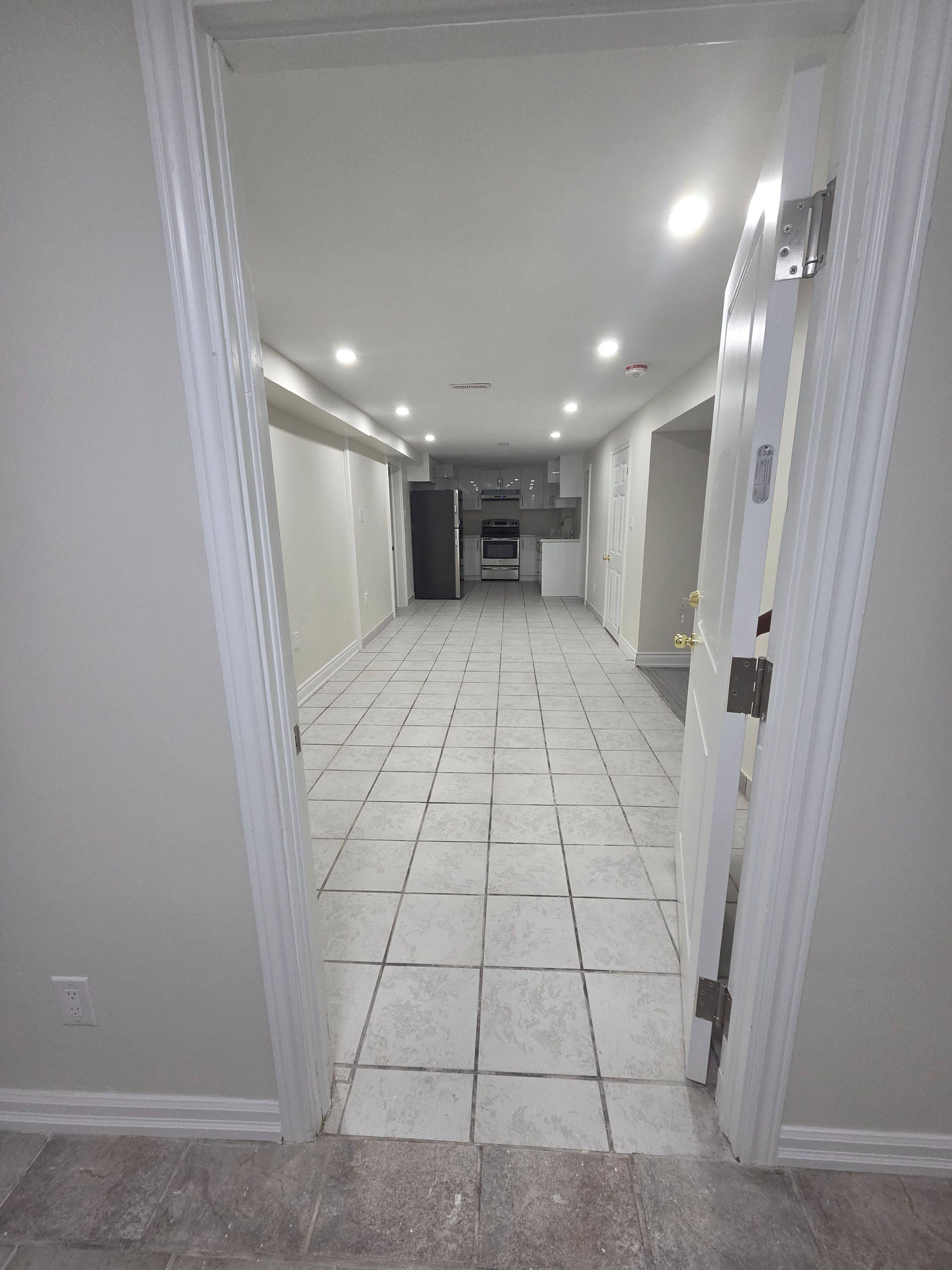 Mississauga, ON L5N 5N5,3158 Avalon DR S #Lower