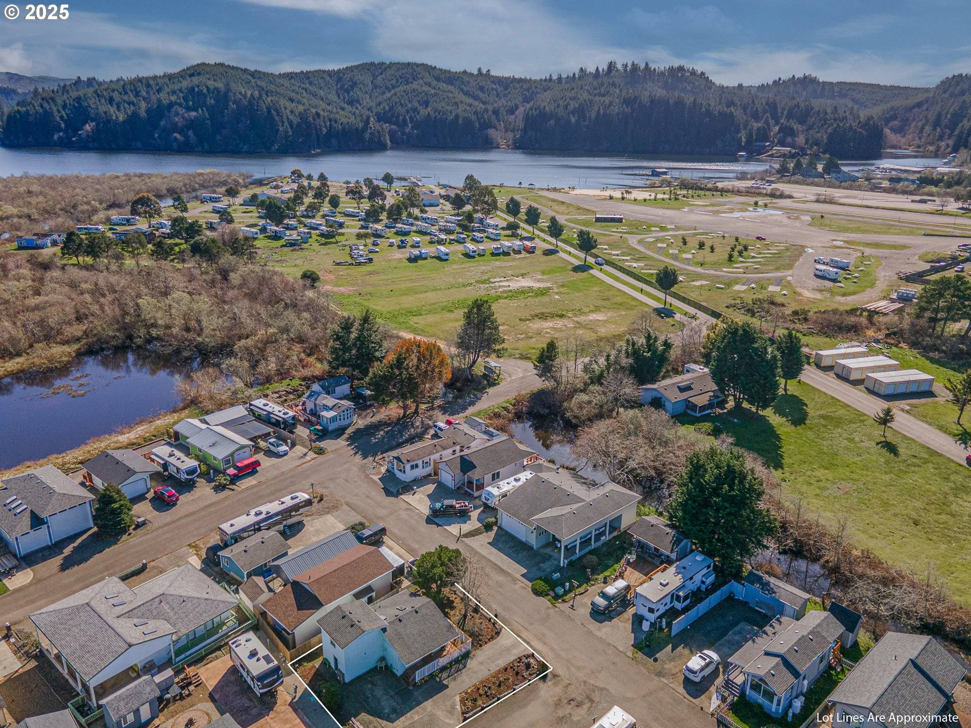 Lakeside, OR 97449,4 CREEK LN