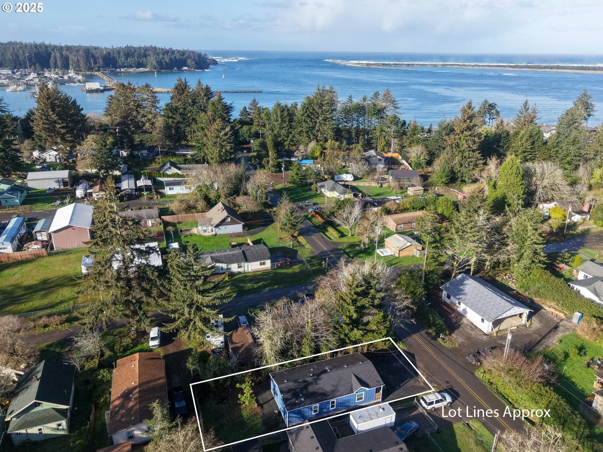 Coos Bay, OR 97420,90766 HOLLYWOOD LN