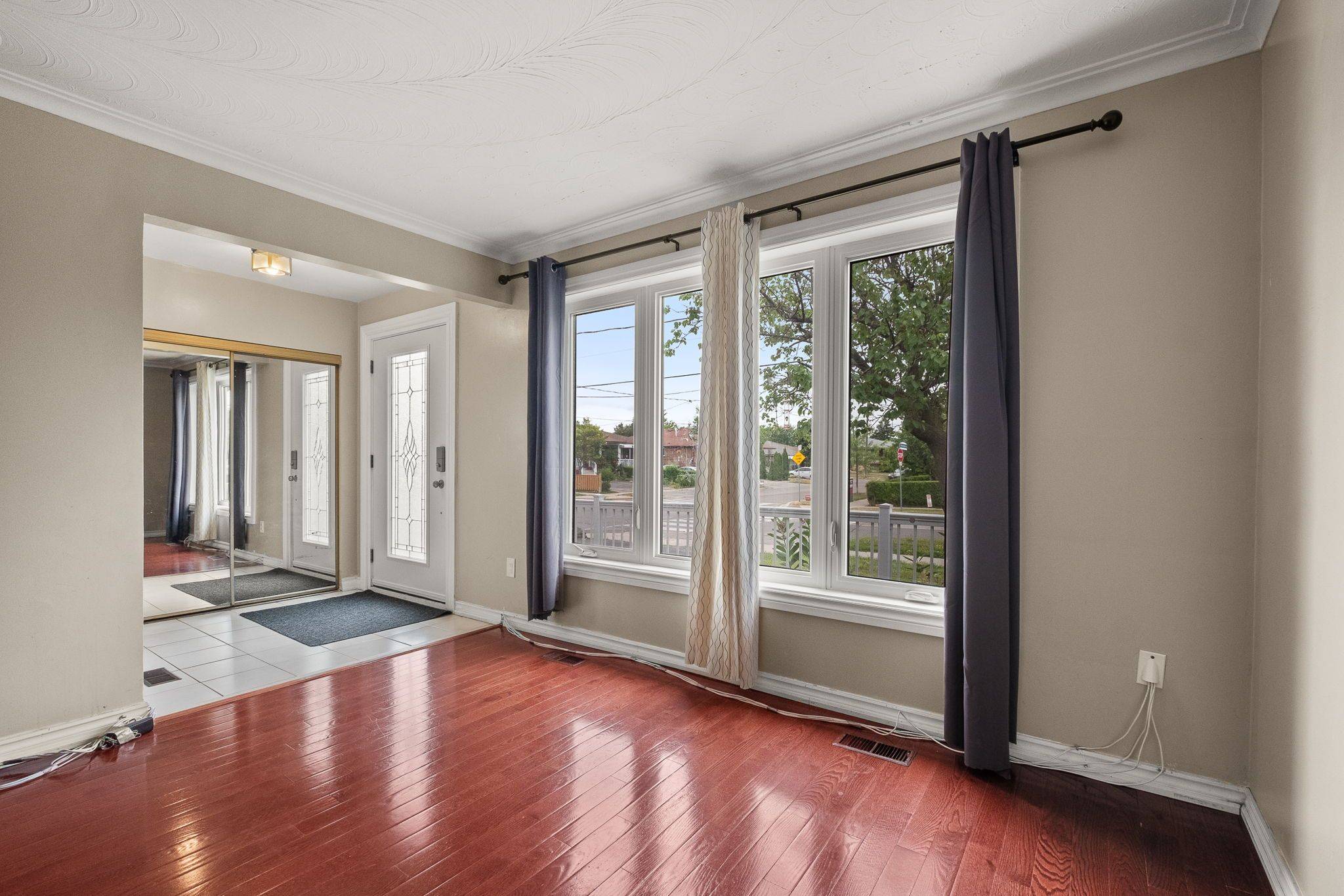 Toronto W05, ON M9L 1A7,84 Goldsboro RD