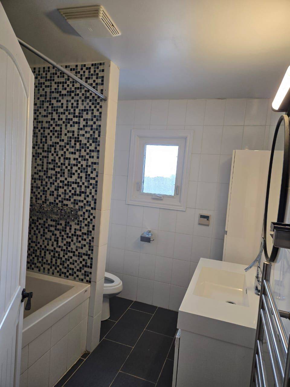 Toronto W04, ON M6M 2B4,59 Bartonville AVE W