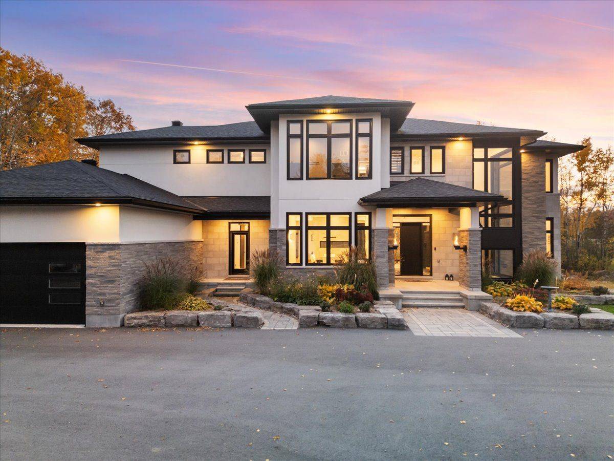 Carp - Huntley Ward, ON K0A 1L0,131 Cherryhill DR