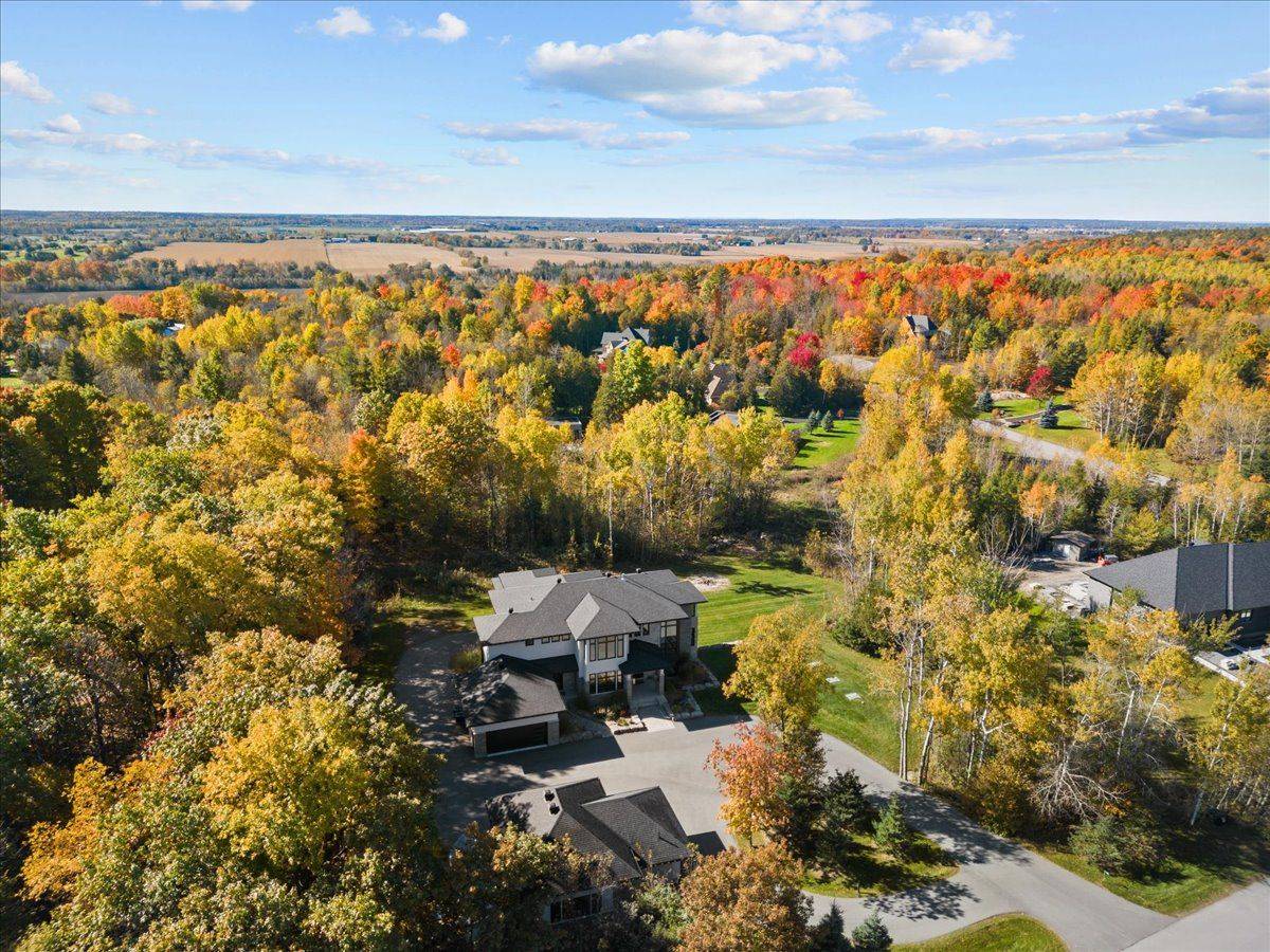 Carp - Huntley Ward, ON K0A 1L0,131 Cherryhill DR