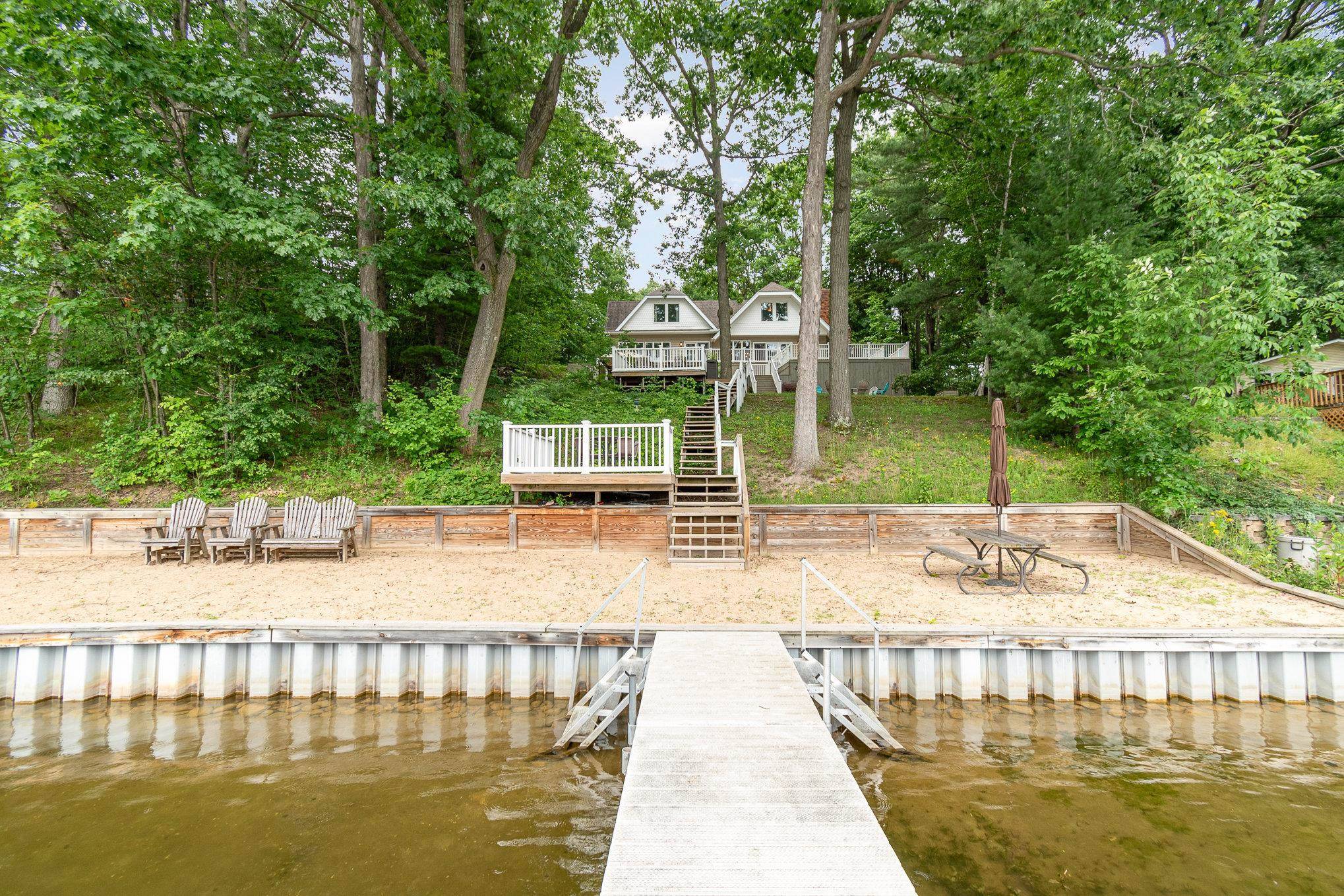 Farwell, MI 48622,7670 Five Lakes DR