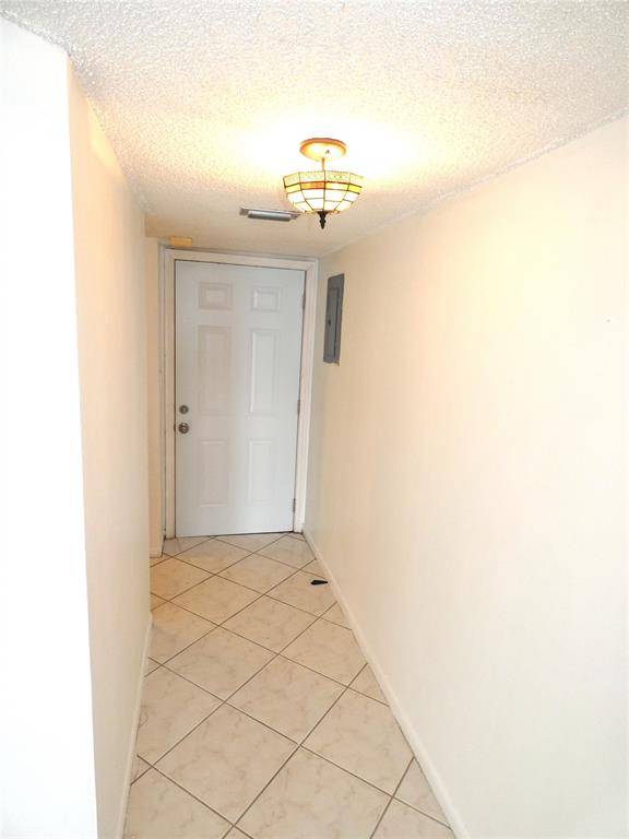 Oakland Park, FL 33309,116 Lake Emerald Dr #302